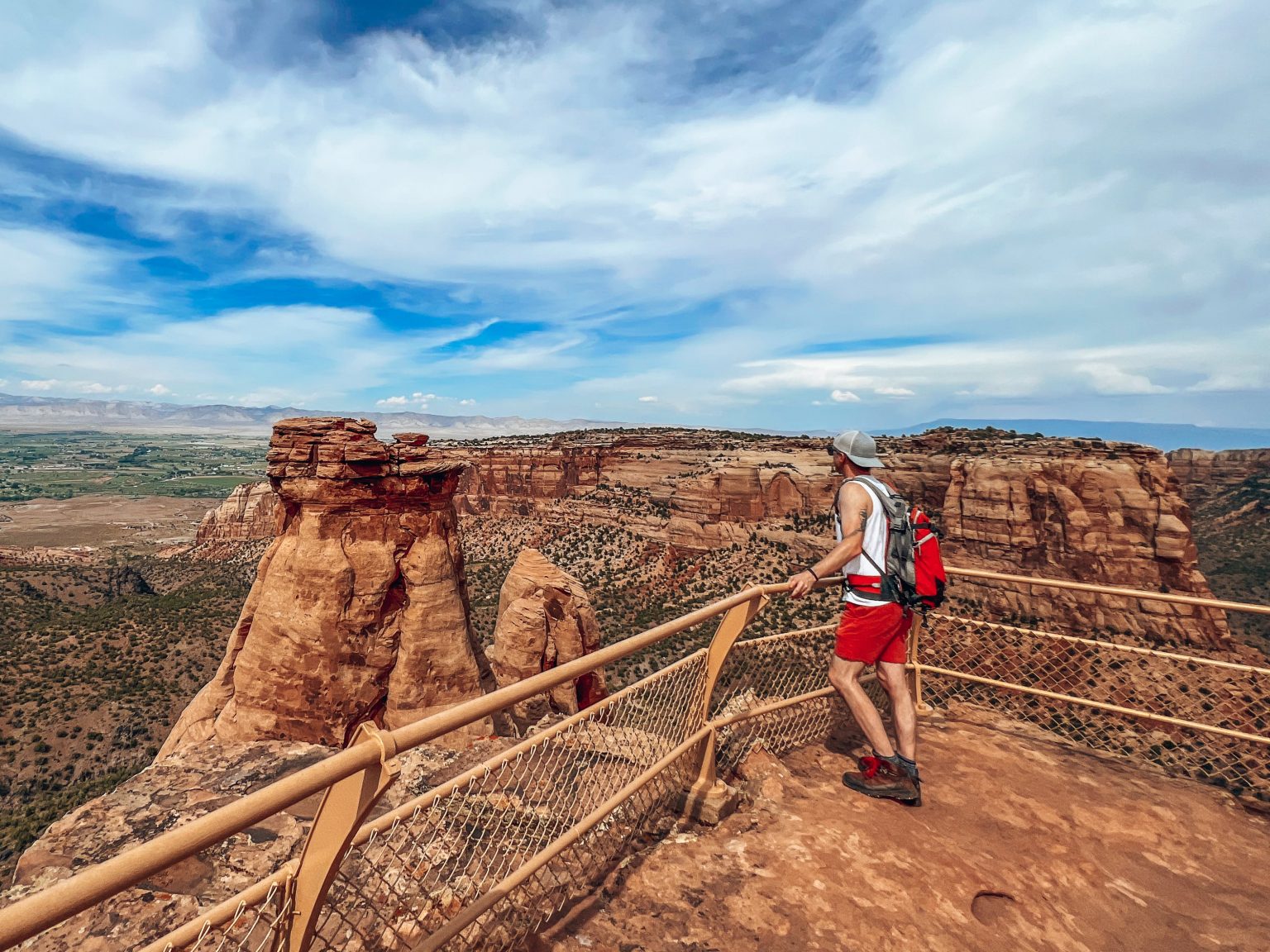 11 Best Hikes in Colorado National Monument – That Colorado Couple